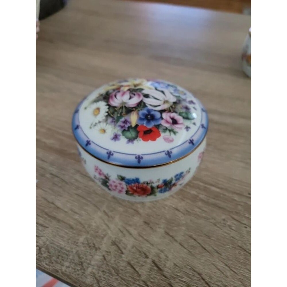 Danbury mint Doug Hague music box trinket